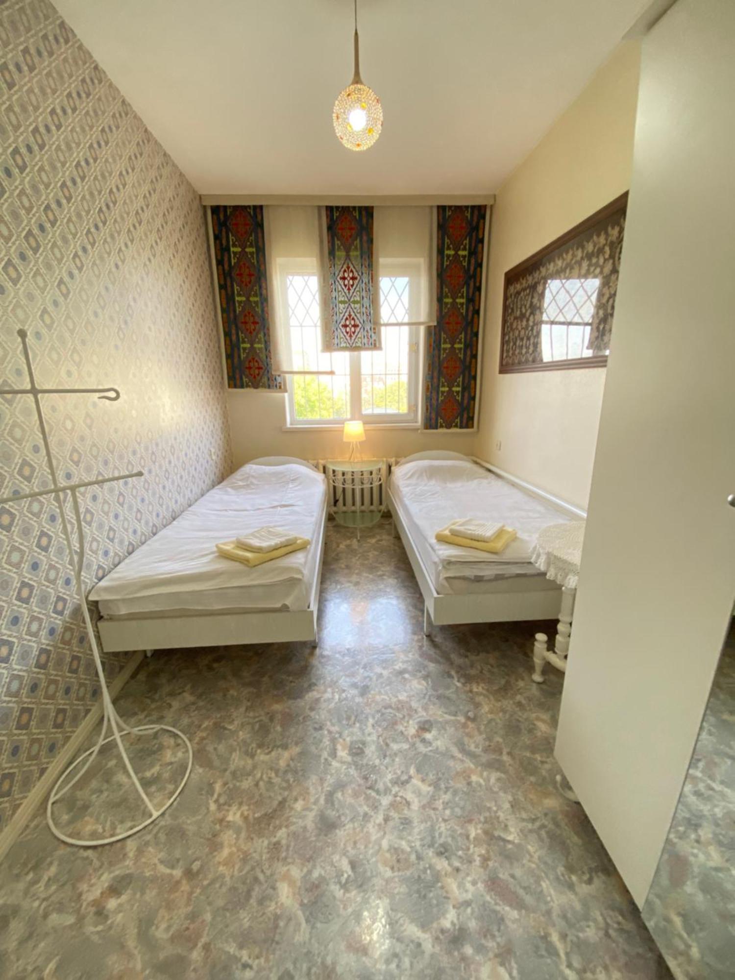 Хостел Особнячок Bishkek Exterior foto
